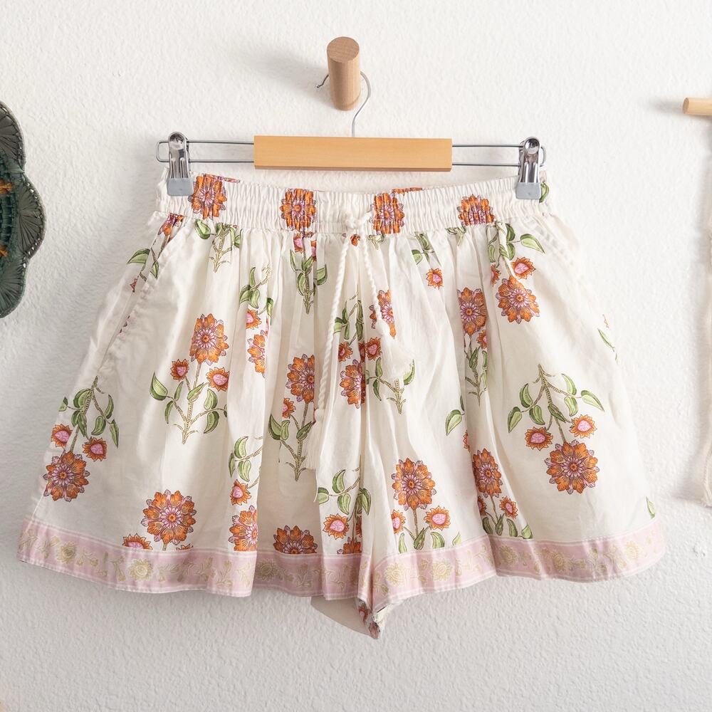 Old Navy White Floral Boho Print Flowy Shorts Size Small
